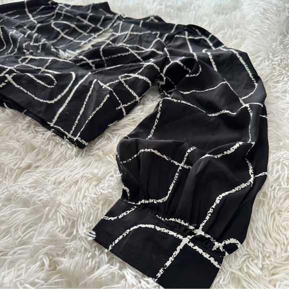 Good Soul Black White Abstract Open Back Tie Blouse High Neck size Medium - Picture 11 of 16